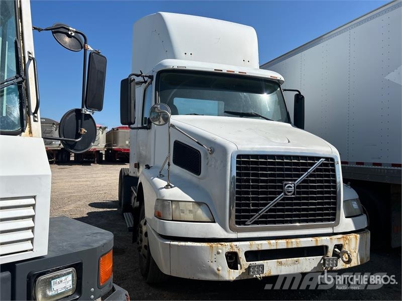 Volvo VNM Тягачі