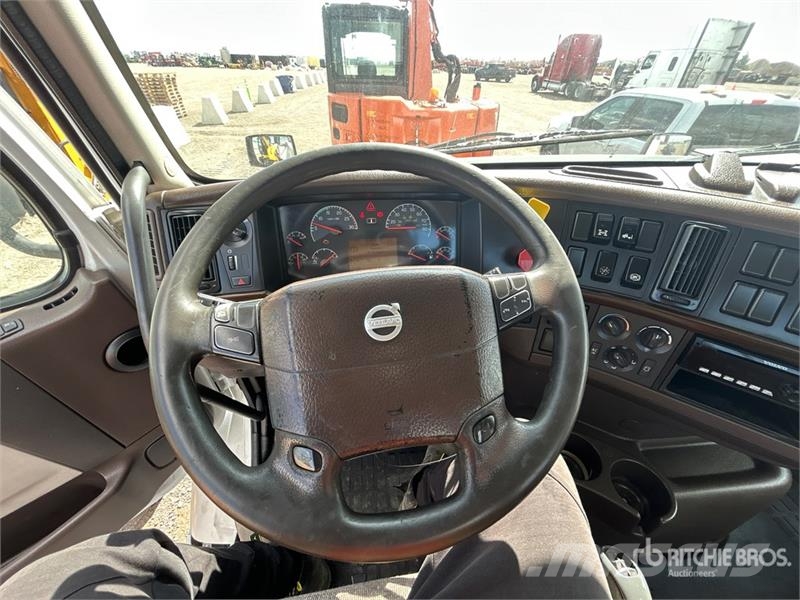 Volvo VNM Sattelzugmaschinen