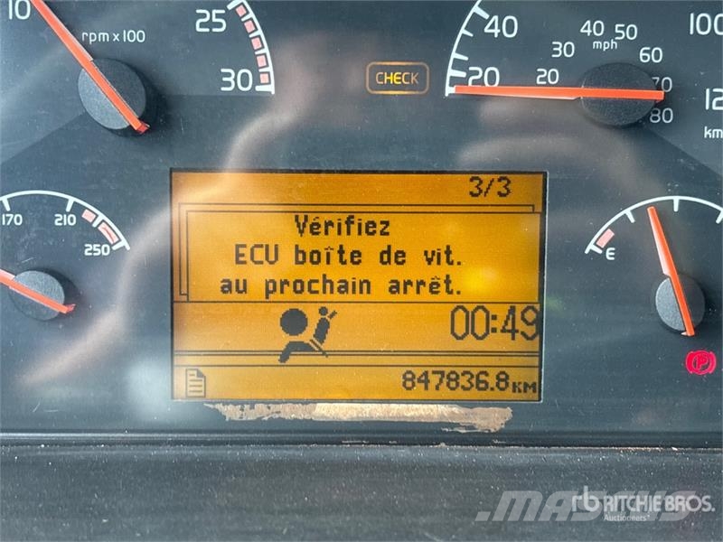 Volvo VNM صهاريج مياه
