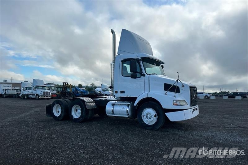 Volvo VNM وحدات الجر
