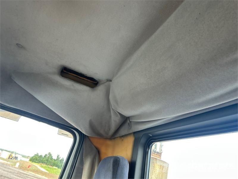 Volvo VNM وحدات الجر