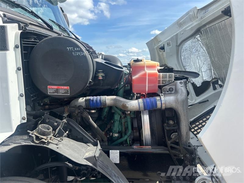 Volvo VNM Sattelzugmaschinen
