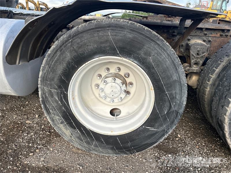 Volvo VNM وحدات الجر