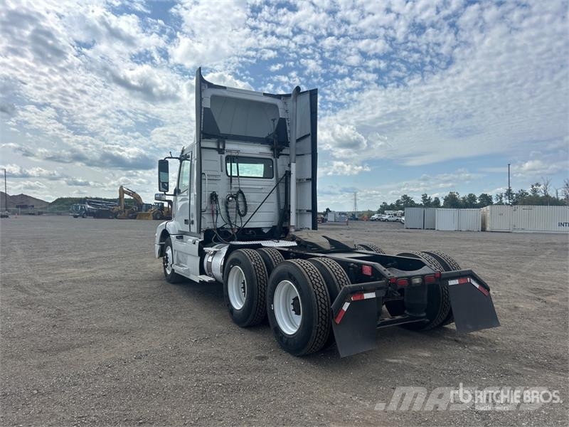 Volvo VNM Sattelzugmaschinen