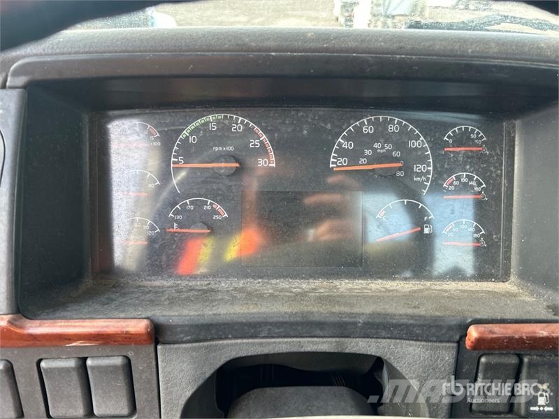 Volvo VNM وحدات الجر