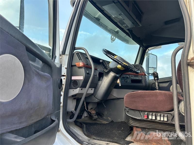 Volvo VNM وحدات الجر
