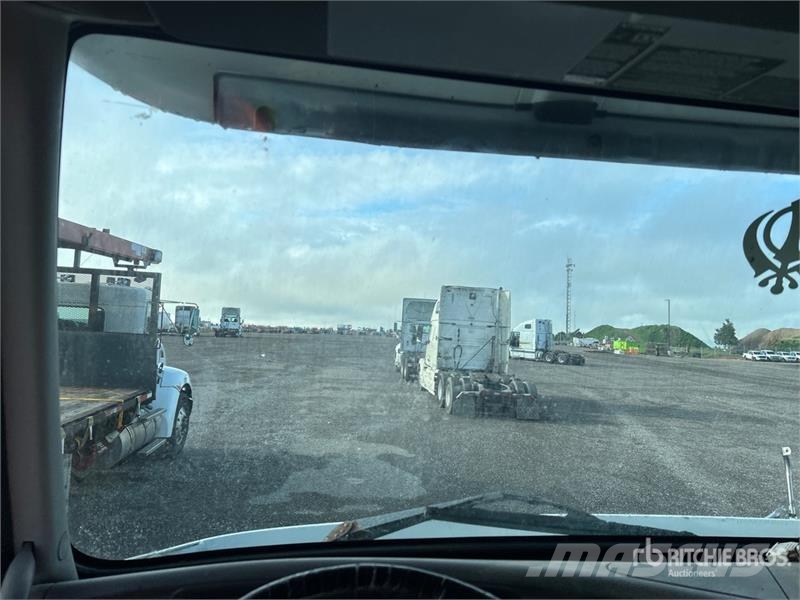 Volvo VNM وحدات الجر