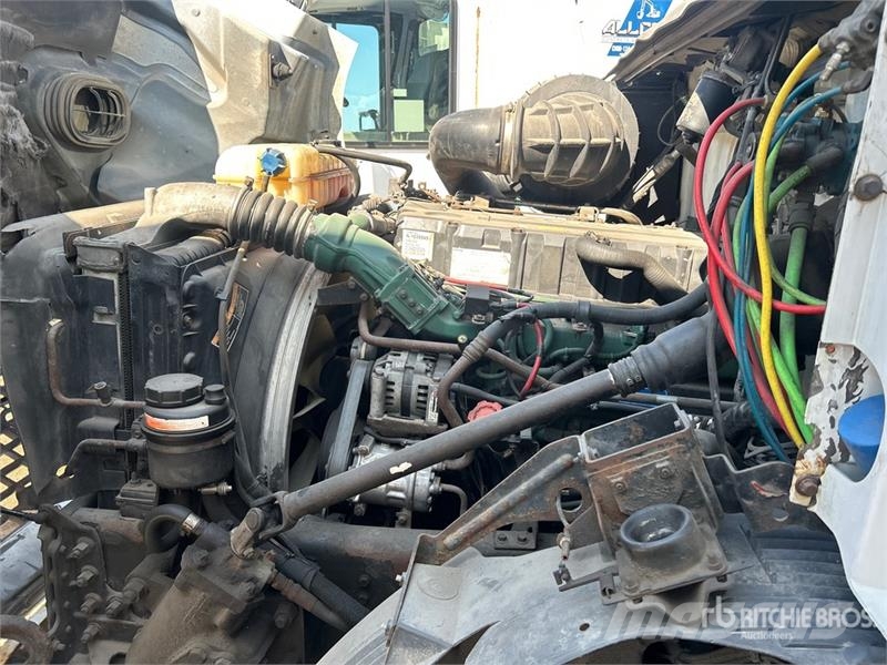 Volvo VNM Тягачі
