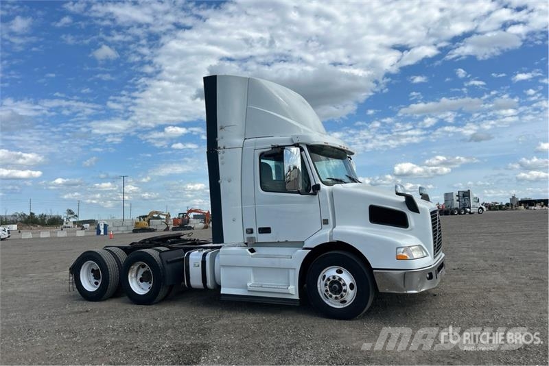 Volvo VNM Sattelzugmaschinen