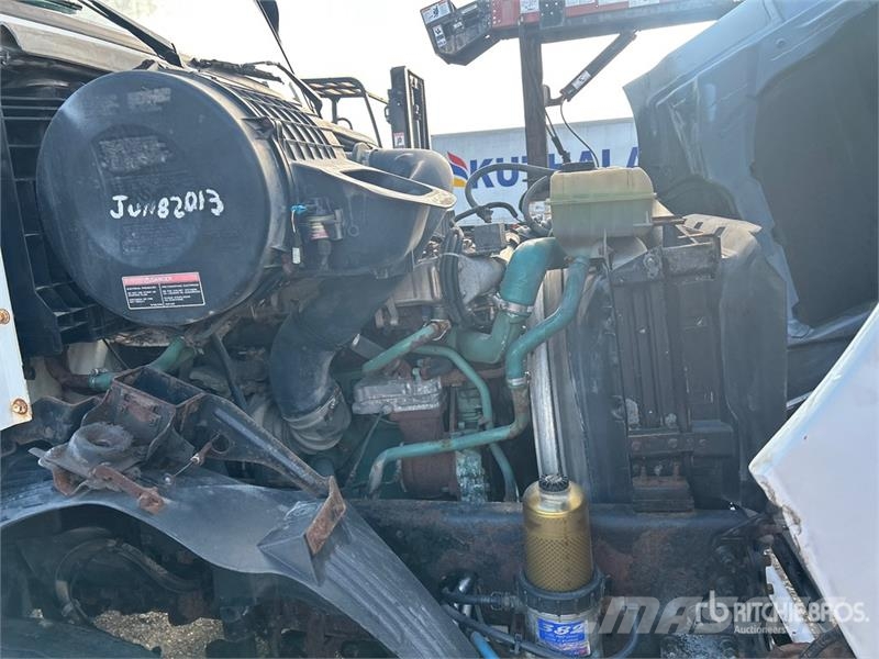 Volvo VNM وحدات الجر