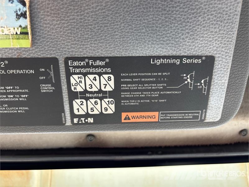 Volvo VNM صهاريج مياه