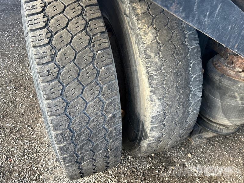 Volvo VNM وحدات الجر