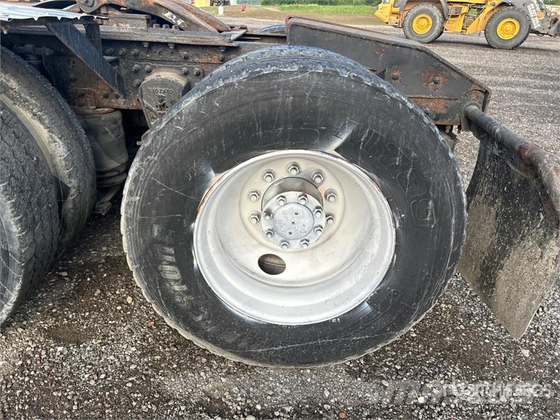 Volvo VNM وحدات الجر