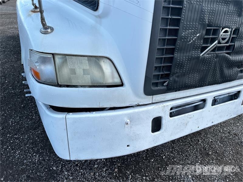 Volvo VNM وحدات الجر