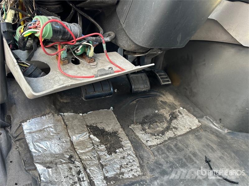 Volvo VNM Тягачі