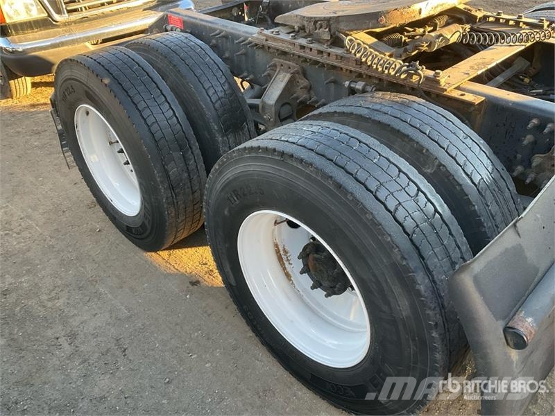 Volvo VNM Vlačilci