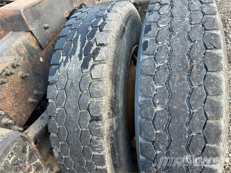 Volvo VNM وحدات الجر