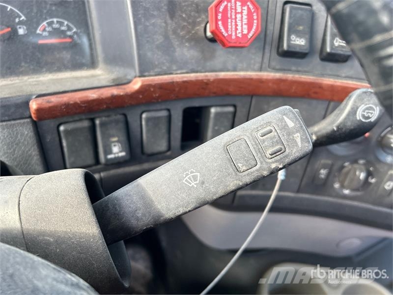 Volvo VNM وحدات الجر