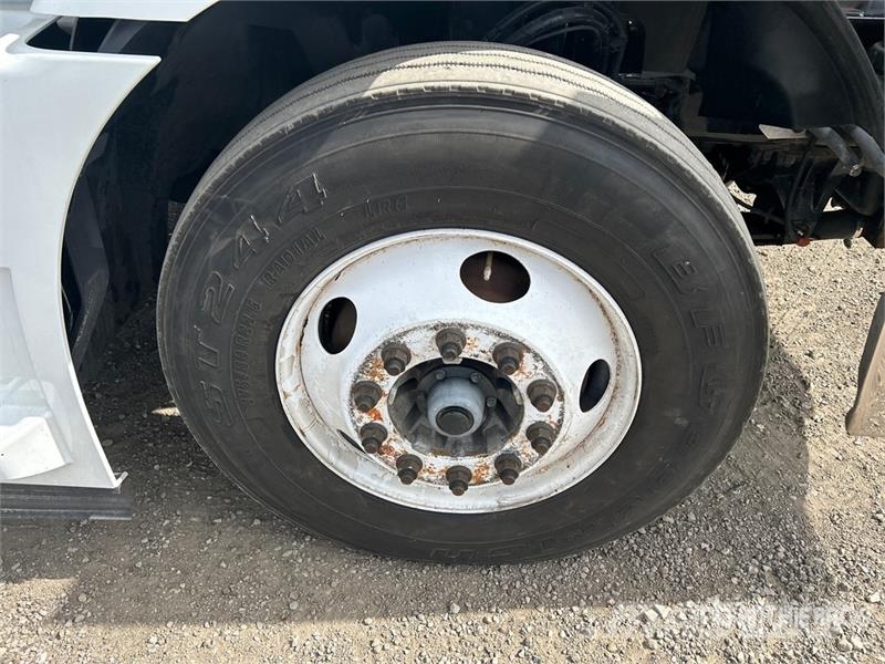 Volvo VNM Sattelzugmaschinen