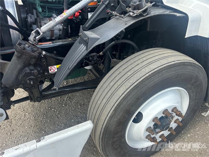 Volvo VNM Sattelzugmaschinen