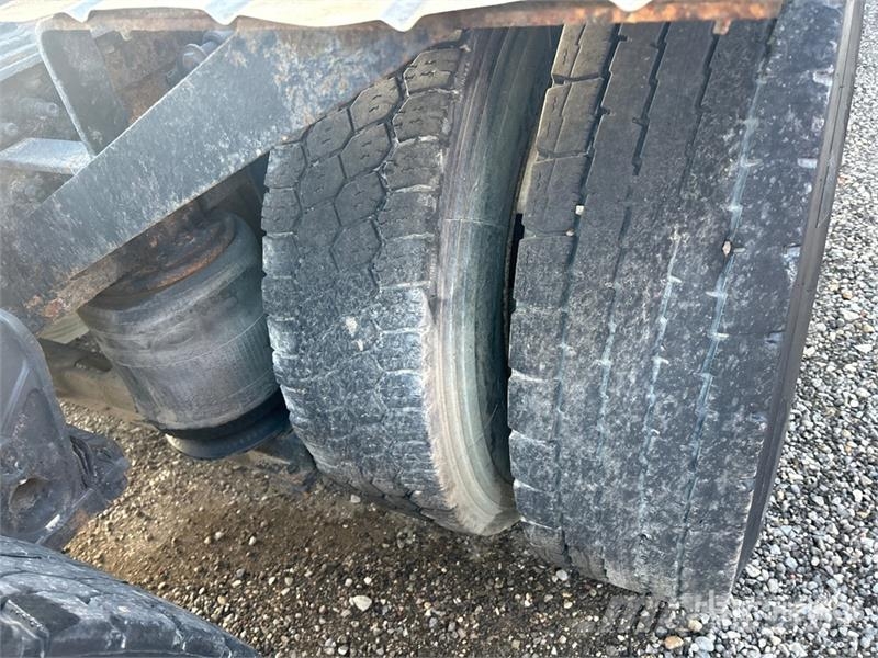 Volvo VNM وحدات الجر