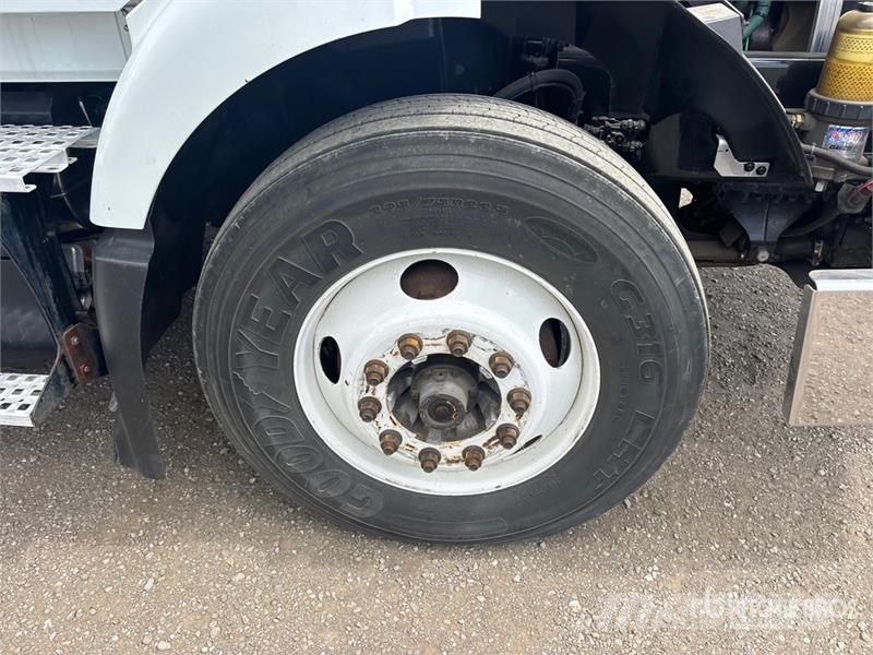 Volvo VNM Tractor Units