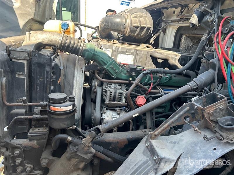 Volvo VNM Тягачі