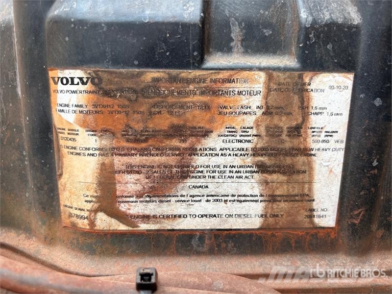 Volvo VNM صهاريج مياه