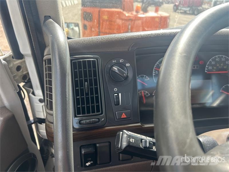Volvo VNM Sattelzugmaschinen