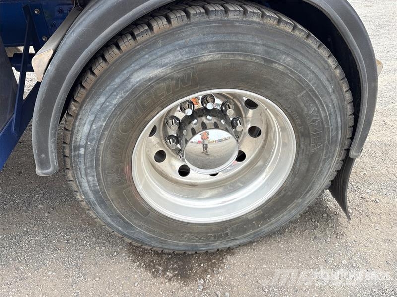 Volvo VNM Naudoti vilkikai
