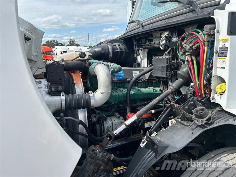 Volvo VNM Sattelzugmaschinen