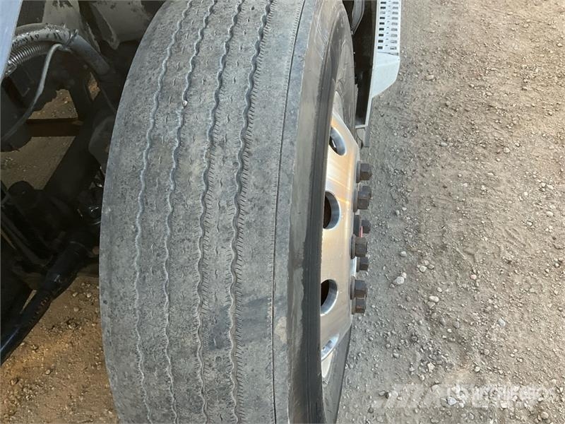 Volvo VNM Vlačilci