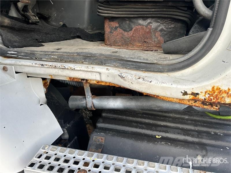 Volvo VNM وحدات الجر