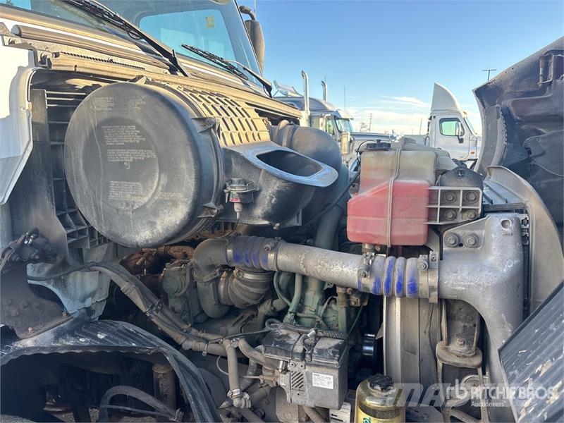 Volvo VNR 6x4 T/A Day Cab Truck Tractor Motrici e Trattori Stradali