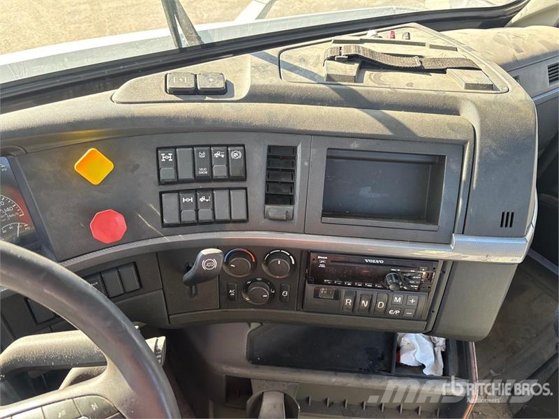 Volvo VNR 6x4 T/A Day Cab Truck Tractor Sattelzugmaschinen
