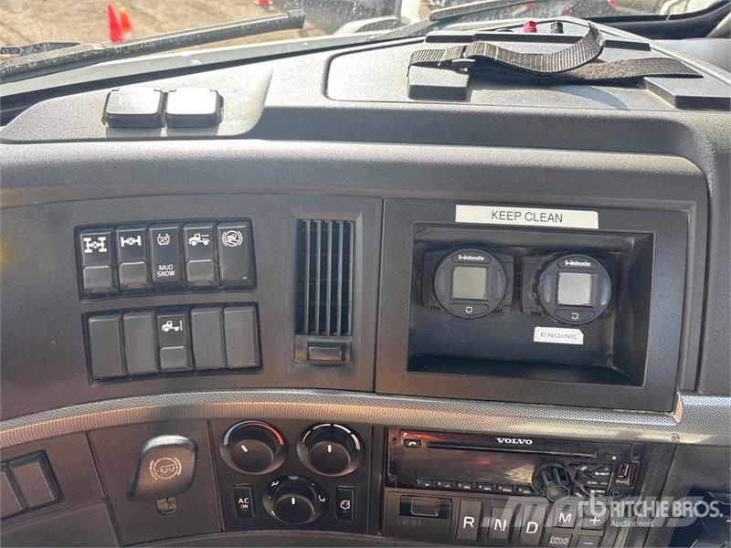 Volvo VNR 6x4 T/A Day Cab Truck Tractor Motrici e Trattori Stradali