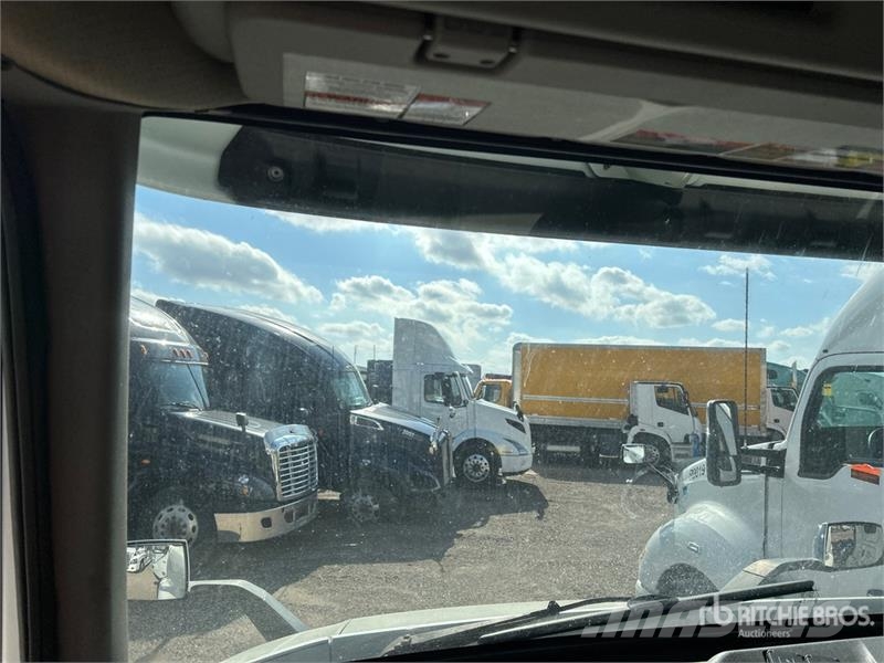 Volvo VNR 6x4 T/A Day Cab Truck Tractor (Inoperable) Motrici e Trattori Stradali
