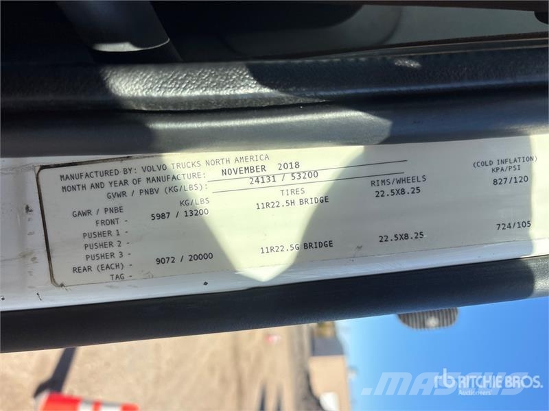 Volvo VNR 6x4 T/A Day Cab Truck Tractor Motrici e Trattori Stradali