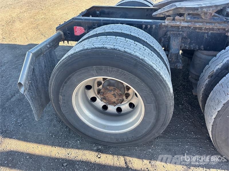 Volvo VNR 6x4 T/A Day Cab Truck Tractor Motrici e Trattori Stradali