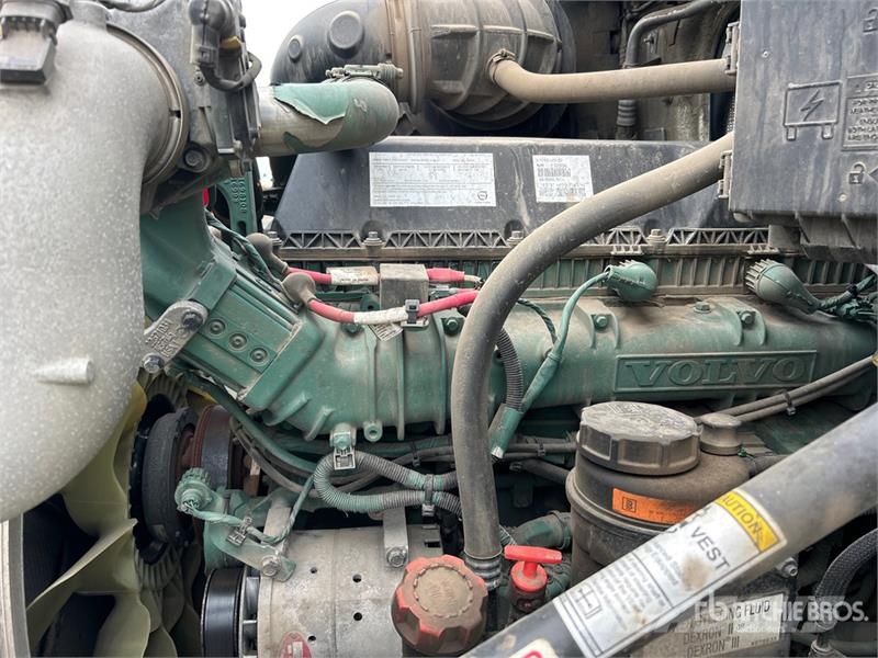 Volvo VNR 6x4 T/A Day Cab Truck Tractor 牵引车