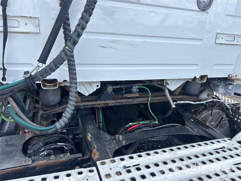 Volvo VNR 6x4 T/A Day Cab Truck Tractor Motrici e Trattori Stradali