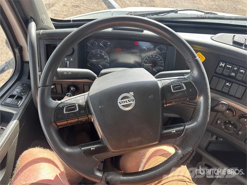 Volvo VNR 6x4 T/A Day Cab Truck Tractor Motrici e Trattori Stradali