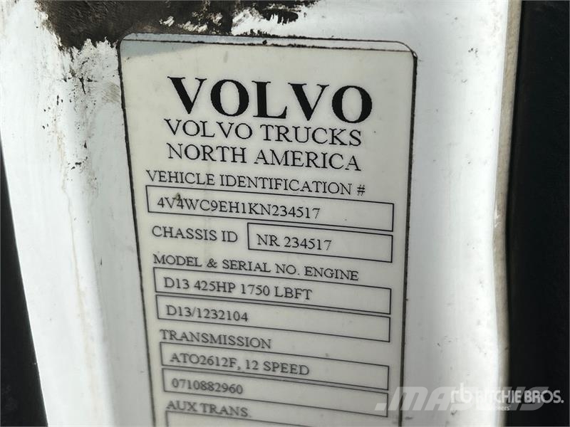 Volvo VNR 6x4 T/A Day Cab Truck Tractor Motrici e Trattori Stradali