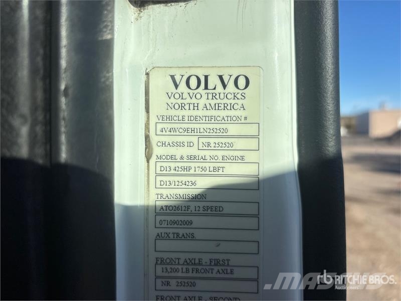 Volvo VNR 6x4 T/A Day Cab Truck Tractor Motrici e Trattori Stradali