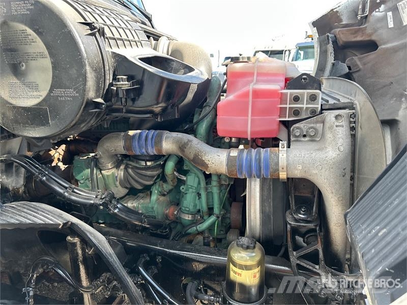 Volvo VNR 6x4 T/A Day Cab Truck Tractor (Inoperable) Motrici e Trattori Stradali
