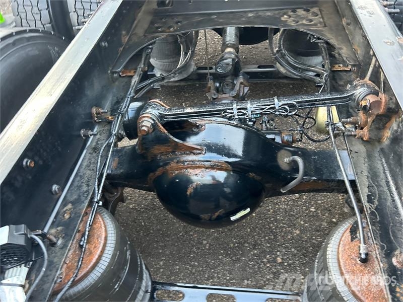 Volvo VNR 6x4 T/A Day Cab Truck Tractor Motrici e Trattori Stradali