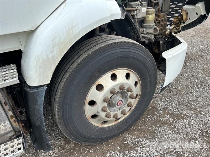 Volvo VNR 6x4 T/A Day Cab Truck Tractor 牵引车