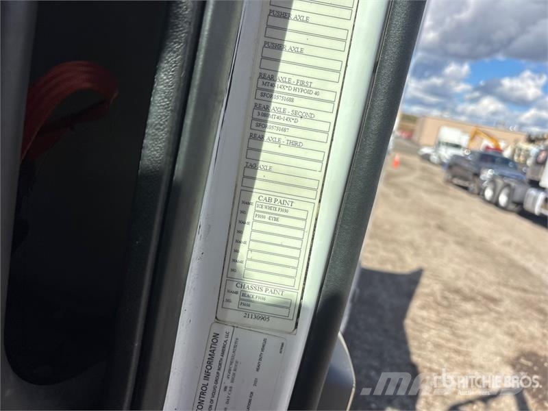 Volvo VNR 6x4 T/A Day Cab Truck Tractor Sattelzugmaschinen