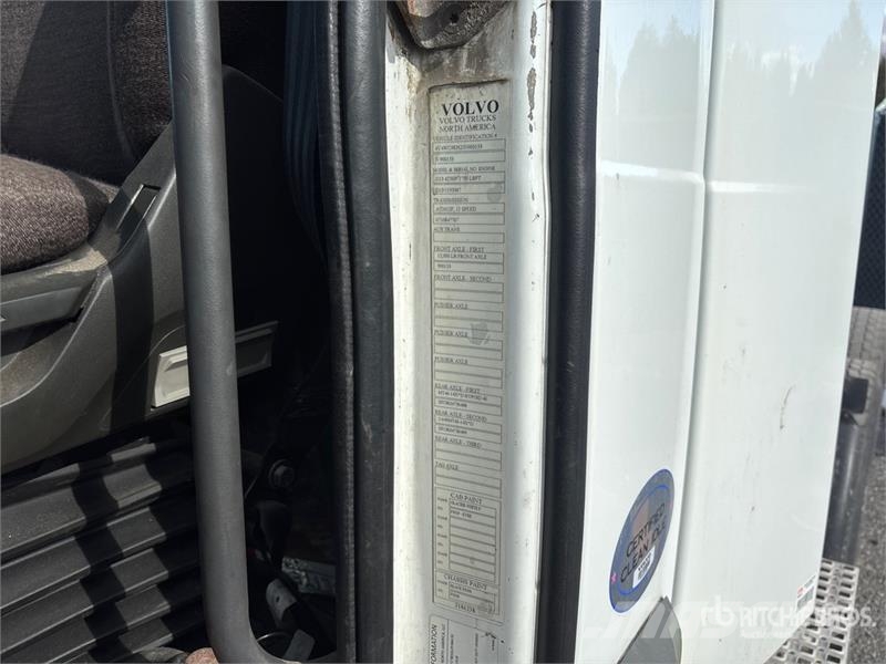 Volvo VNR 6x4 T/A Day Cab Truck Tractor Sattelzugmaschinen