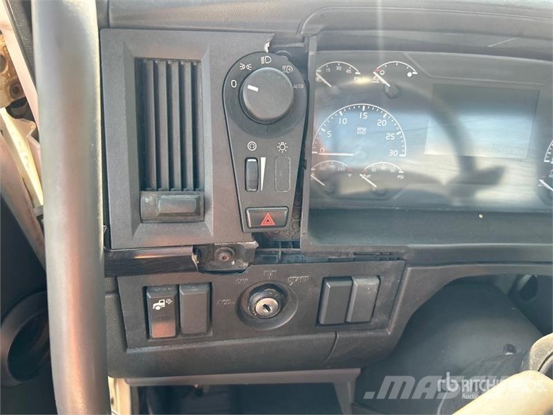 Volvo VNR 6x4 T/A Day Cab Truck Tractor (Inoperable) Motrici e Trattori Stradali